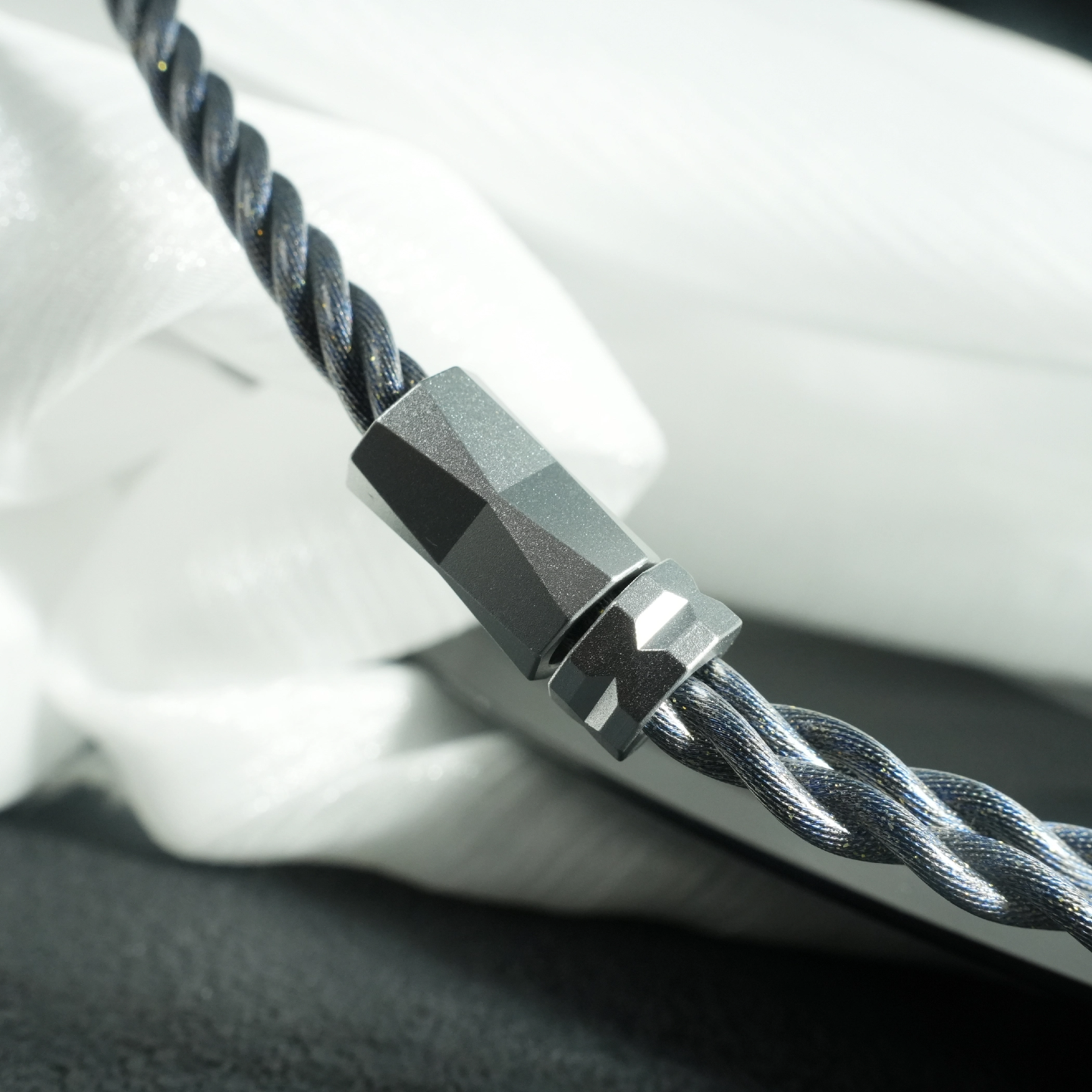 ZiSin-97 IEM cable 4.4 rhodium - đánh giá và giá Golf Zero